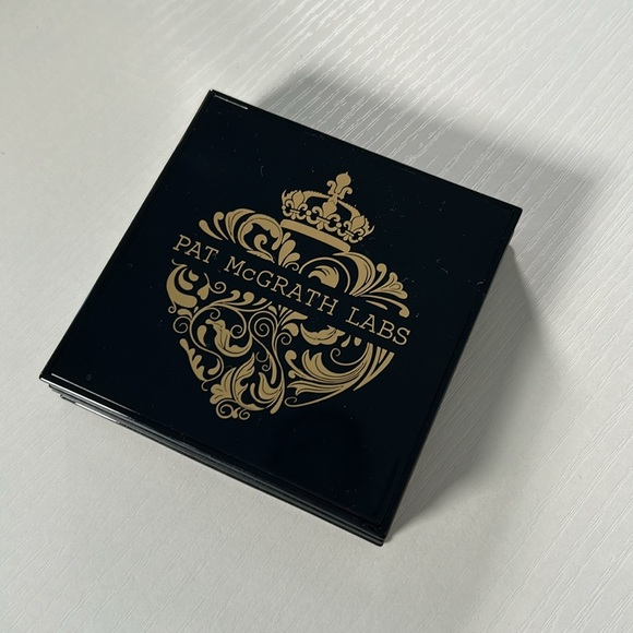 Pat McGrath Limited Edition Highlighter - Picture 2 of 3